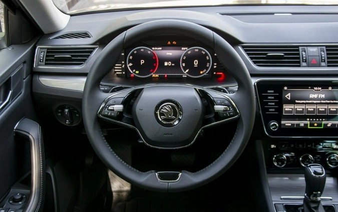 Skoda Superb cena 183900 przebieg: 5, rok produkcji 2024 z Borne Sulinowo małe 436